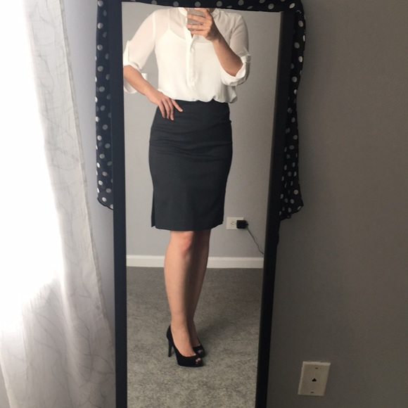 Old Navy Dresses & Skirts - Old Navy Pencil Skirt